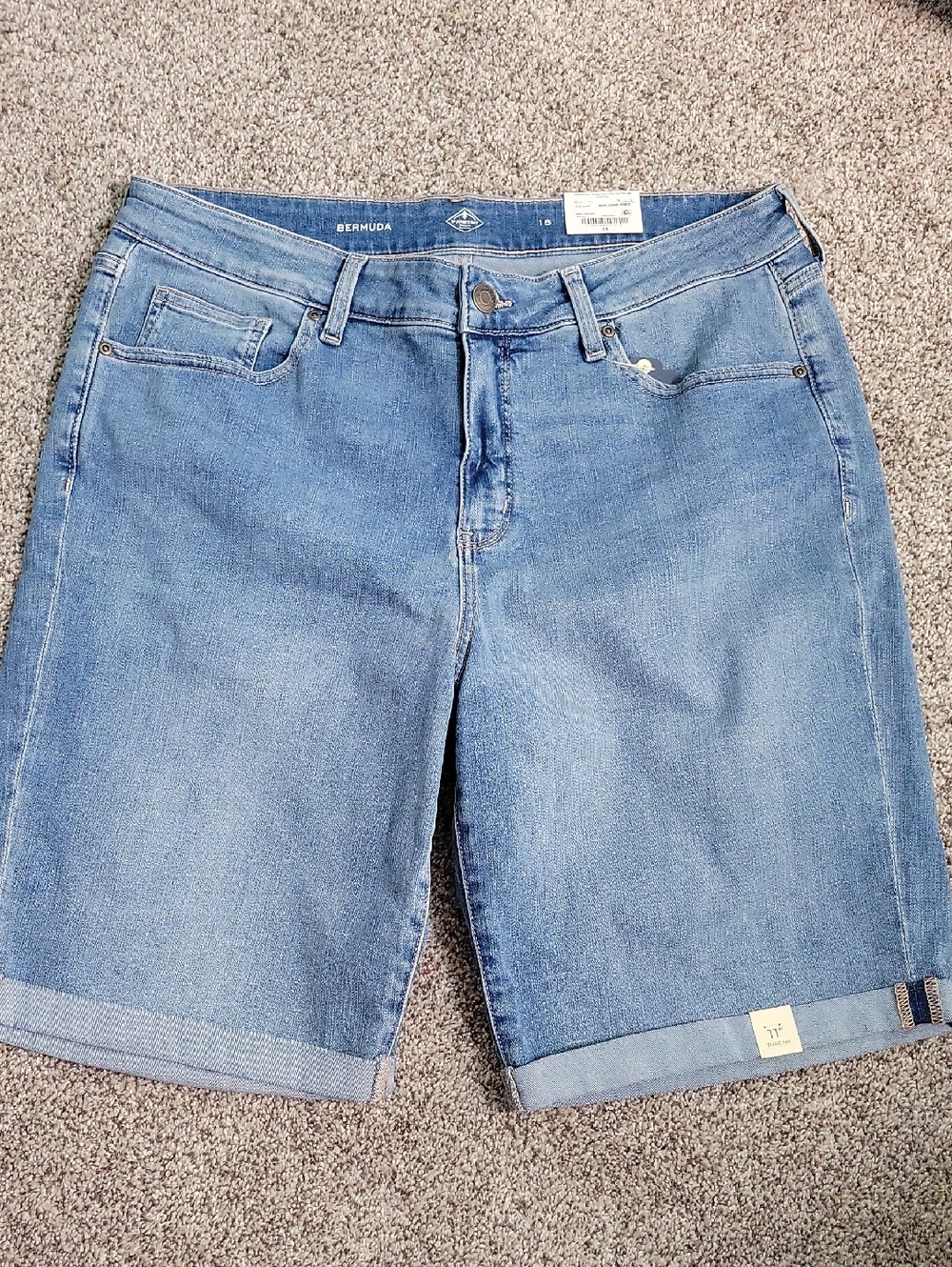 NWT Jean Bermudas